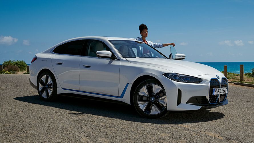 Mobil Listrik BMW i4: Kombinasi Mewah dan Kinerja Ramah Lingkungan