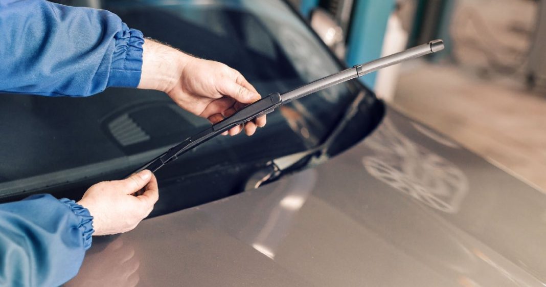 Panduan Lengkap Mengenai Wiper Mobil: Jenis, Fungsi, dan Pemeliharaan